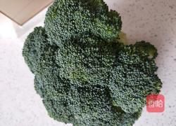 蒜香西蓝花的做法图解1