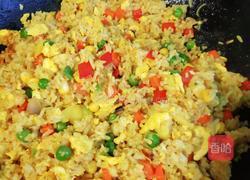 菠萝咖哩炒饭的做法图解14