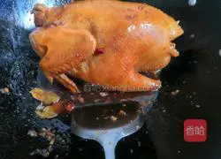 Illustration of how to braise chicken in rice cooker 7