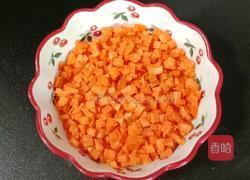 木耳胡萝卜蛋炒饭便当的做法图解3