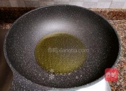 银耳炒菜花的做法图解7