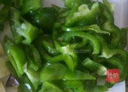 茄子炒青椒的做法图解2
