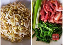 猪头肉炒黄豆芽的做法图解2