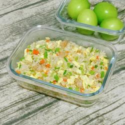 芹菜肉沫蛋炒饭便当的做法[图]