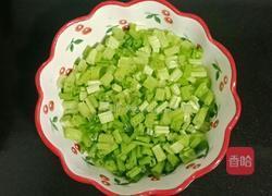 芹菜肉沫蛋炒饭便当的做法图解1