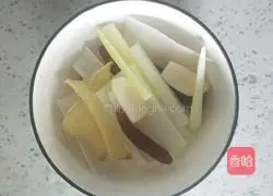 Home-style Braised Chicken Feet Illustration 5