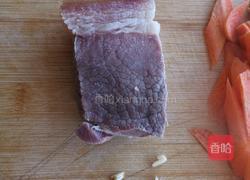 腊肉炒芦笋的做法图解1