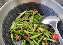猪肉炒芦笋的做法图解5