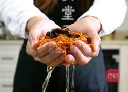 虎掌菌菇汤的做法图解3