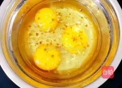 Illustration of how to make lying eggs 5