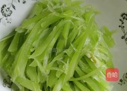 凉拌莴笋的做法图解1
