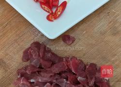芹菜炒肉便当的做法图解2