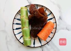 莴笋炒木耳的做法图解1