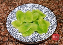 莴笋炒木耳的做法图解2