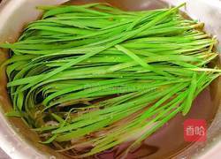 韭菜炒南美白对虾的做法图解5