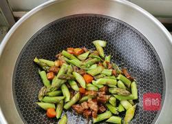 蒜香芦笋牛肉粒的做法图解10