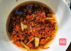 葱头拌木耳的做法图解2