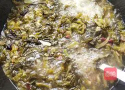 Illustration of how to make pickled cabbage and beef rice noodles 9