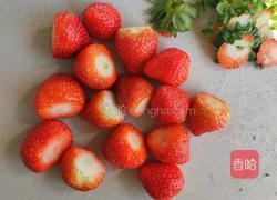 炼奶草莓冰淇淋的做法图解2