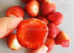 炼奶草莓冰淇淋的做法图解3