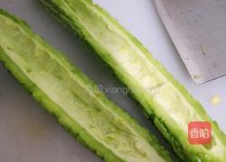 一点也不苦的苦瓜摊鸡蛋的做法图解1