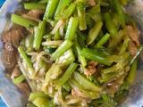 芹菜粉儿