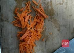芹菜炒肉丝的做法图解2