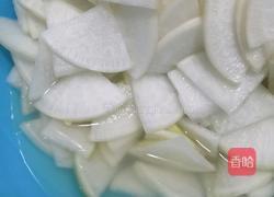 一年四季必吃的开胃小菜腌萝卜的做法图解3