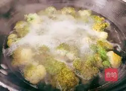 Illustration of how to cook broccoli with shrimps 4