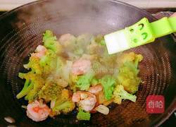 西兰花炒虾仁的做法图解12