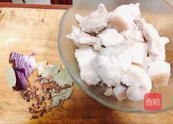 沙锅红烧肉的做法图解1