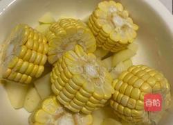 可乐鸡翅煲的做法图解1