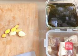 腊猪蹄海带黄豆汤的做法图解1