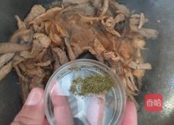 平菇炒肉的做法图解14