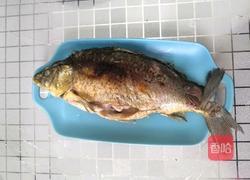 家常版皮脆肉嫩红烧鱼的做法图解5