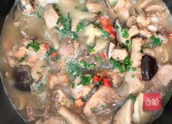 香菇炖鸡的做法图解11