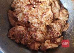 土豆粉蒸肉的做法图解3