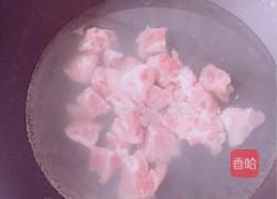 土豆粉条炖肉的做法图解2
