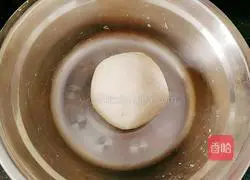 Illustration of how to make beef brisket and leek buns 4