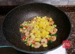 菠萝虾仁炒饭的做法图解11