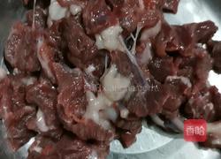 香菜牛肉丁的做法图解2