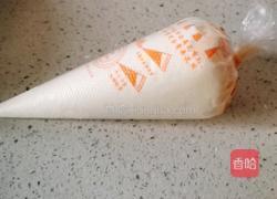 草莓黄桃班戟的做法图解11