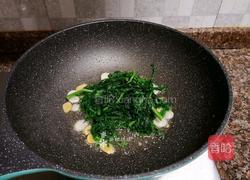 茼蒿炒鸡蛋的做法图解12