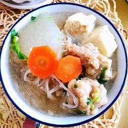 冻豆腐粉条丸子汤的做法[图]