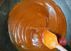 Illustration of handmade Sichuan clam loquat paste 10