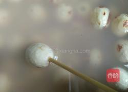 银耳莲子羹的做法图解7