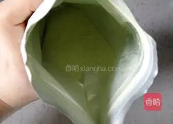 Illustration of how to make matcha cappuccino 1