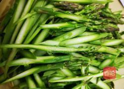 超级鲜的芦笋炒口蘑的做法图解1