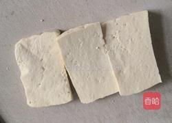 香椿芽拌嘴小豆腐的做法图解1