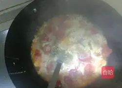 Illustration of how to make tomato, egg and mustard soup 5